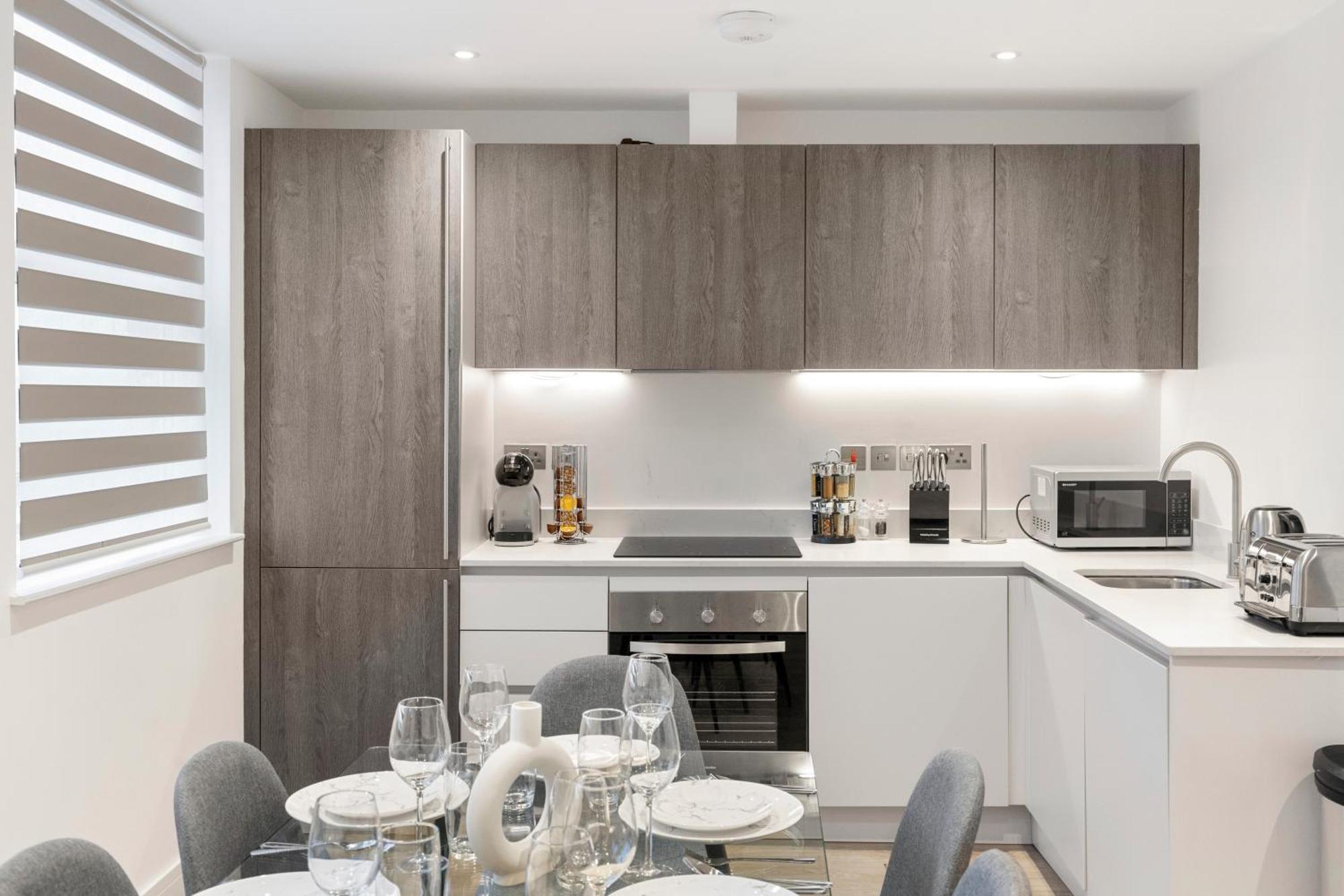 Luxurious 2 Bedroom - Apartment - Central Location ลอนดอน ภายนอก รูปภาพ